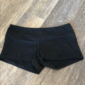 Black fleo shorts